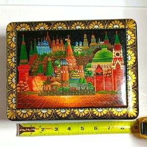 🎨 Large Hand Painted Russian Lacquer Jewelry Box Signed Folk Art Collectible